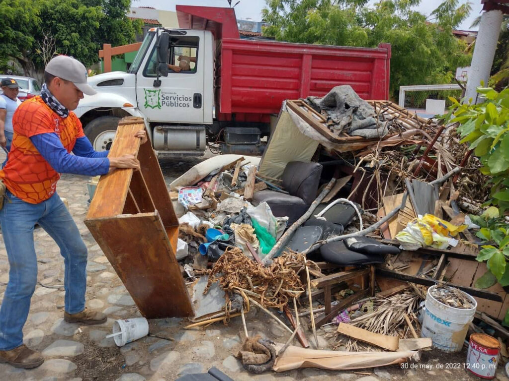 Servicios P Blicos Recolecta M S De Toneladas De Cacharros En