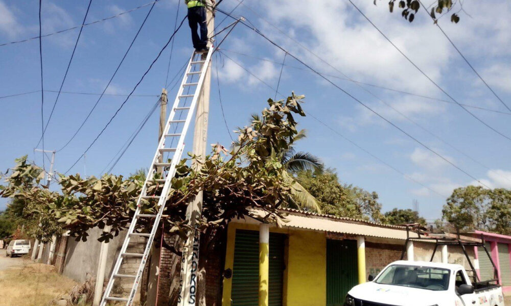 Gobierno De Zihuatanejo Atiende Alumbrado En Comunidades De La Ciudad La Voz De Zihuatanejo